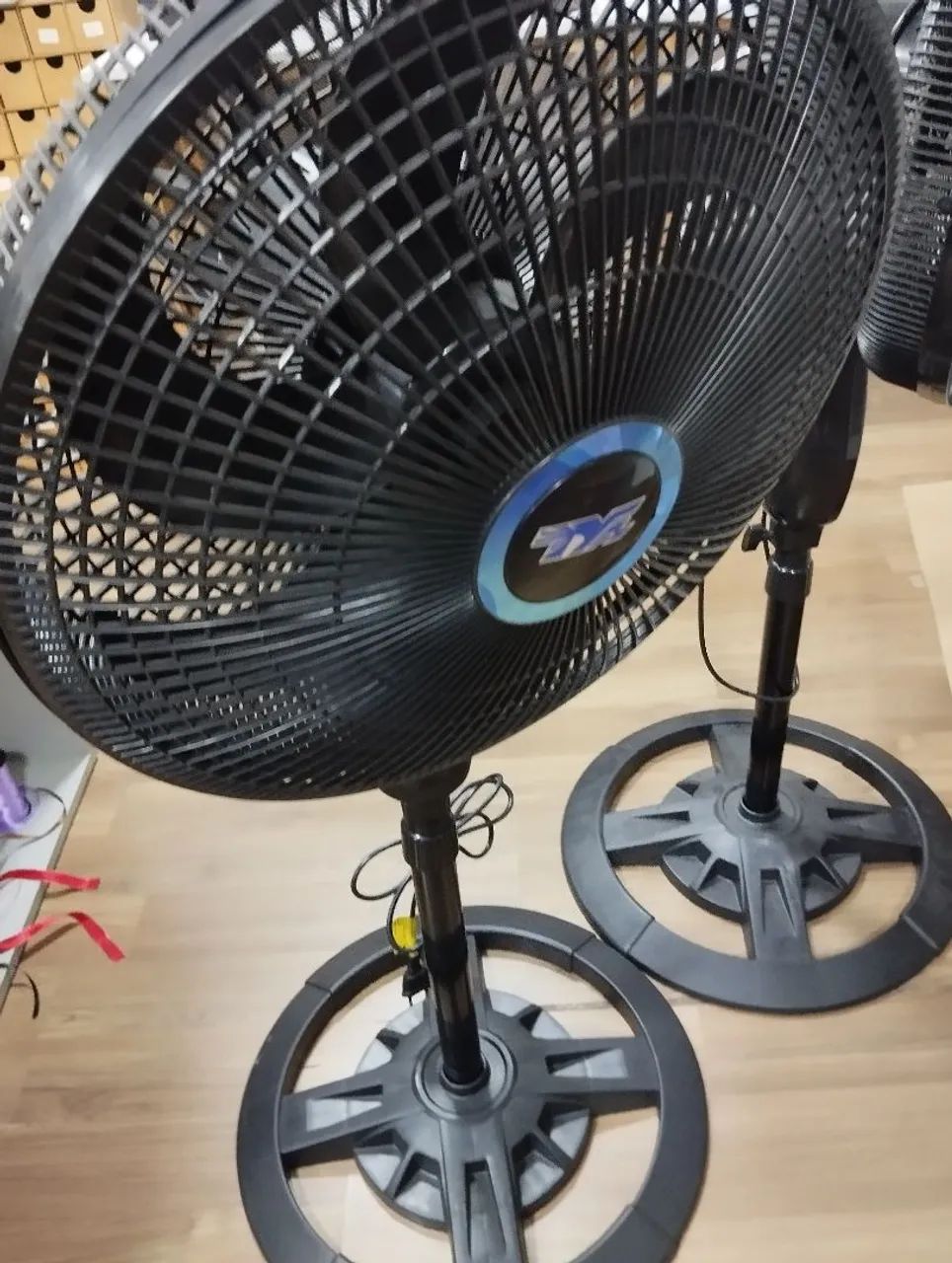Ventilador coluna 220v funcionando perfeitamente  - Foto 2