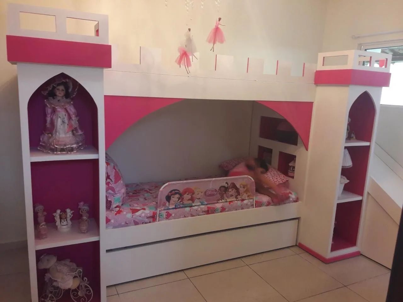 Cama Infantil Menina Tipo Castelo com Escorrego