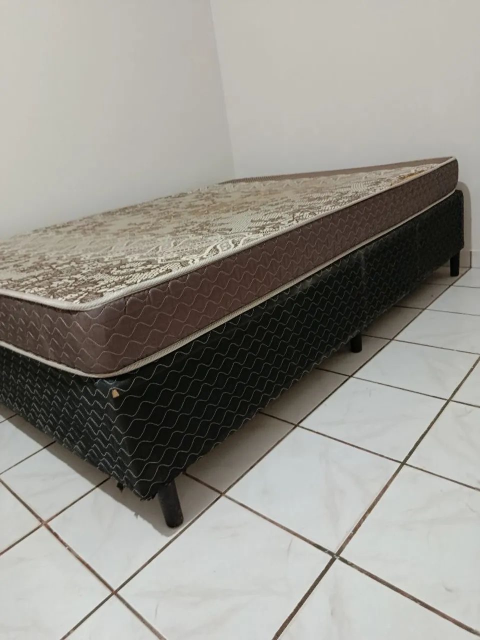 Cama de casal conservada  - Foto 3
