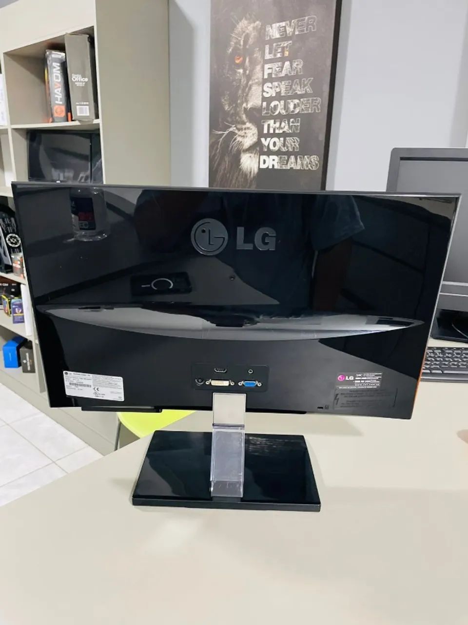 Monitor LG Flatron E2260 - 21,6? Full HD | HDMI e VGA - Foto 3