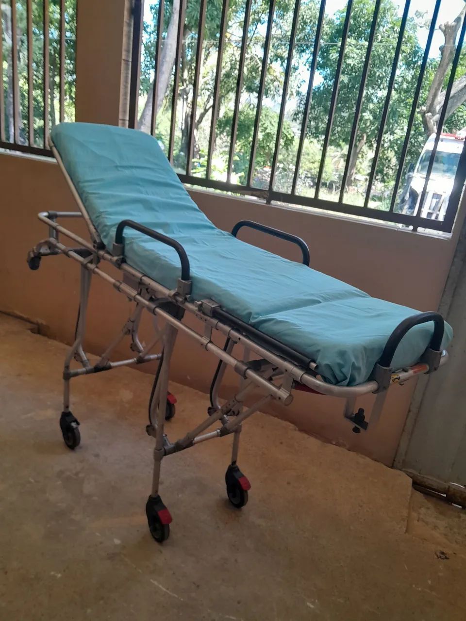 Maca ambulância 