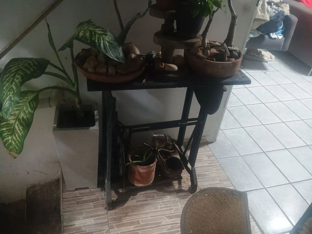PÉ DE MAQUINA 