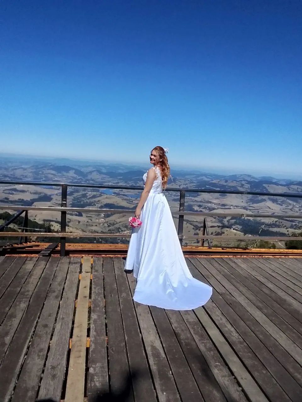 Vestido de noiva com anágua venda somente pela plataforma olx - Foto 2