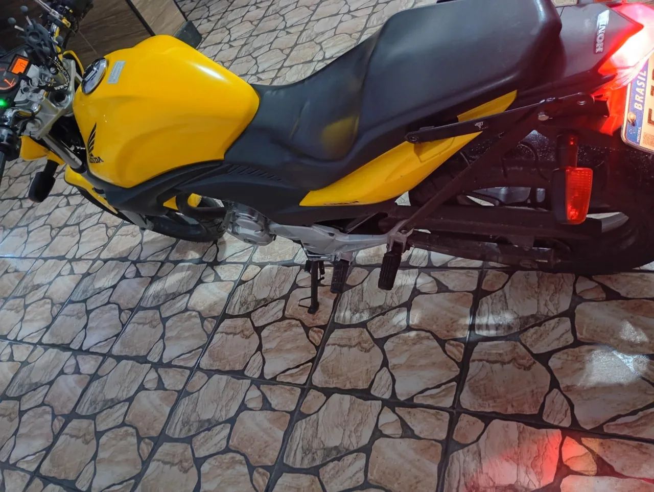 CB 300R 2010 - Foto 4