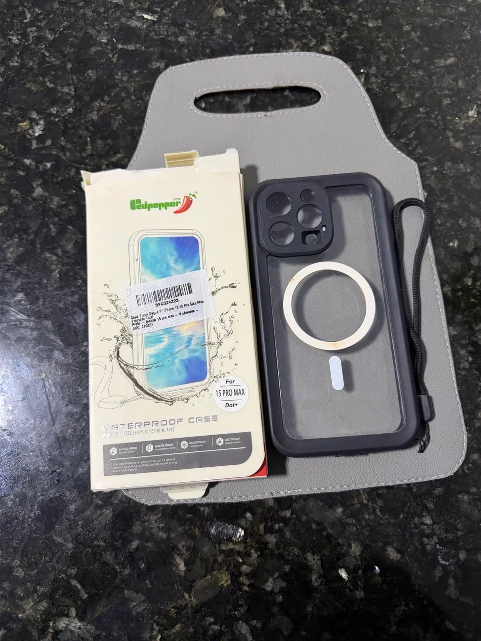 Combo de Capinhas IPhone 15 pro Max / prova da água - Foto 4