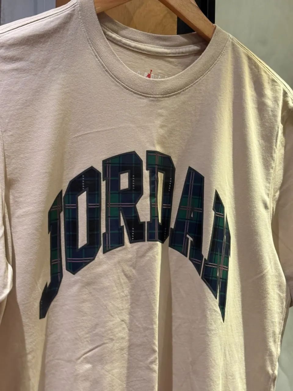 Camiseta Jordan bege  - Foto 3