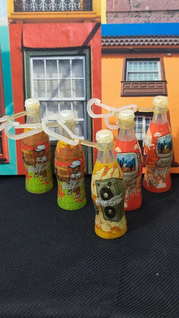 Kit com 5 Garrafinhas Decorativas Coca-Cola - Colecionáveis e Nostálgicas - Foto 3