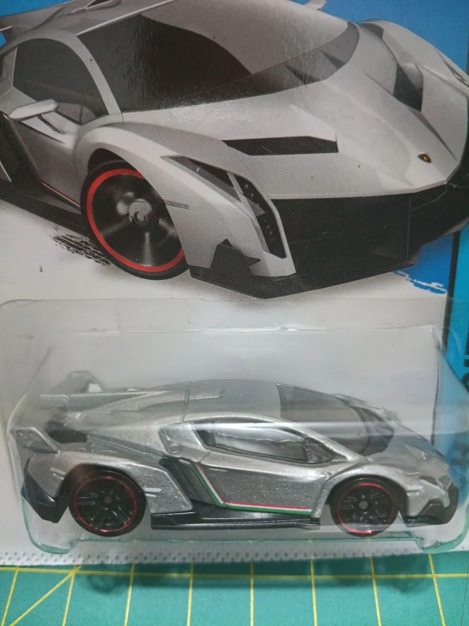 Hot Wheels Lamborghini Veneno HW CITY ? 2013 - Foto 5