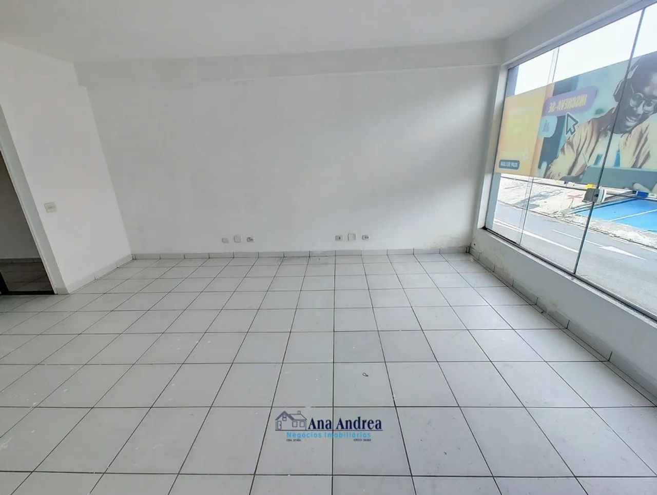 Sala em prédio comercial na Avenida Paulo Ayres! - Foto 3