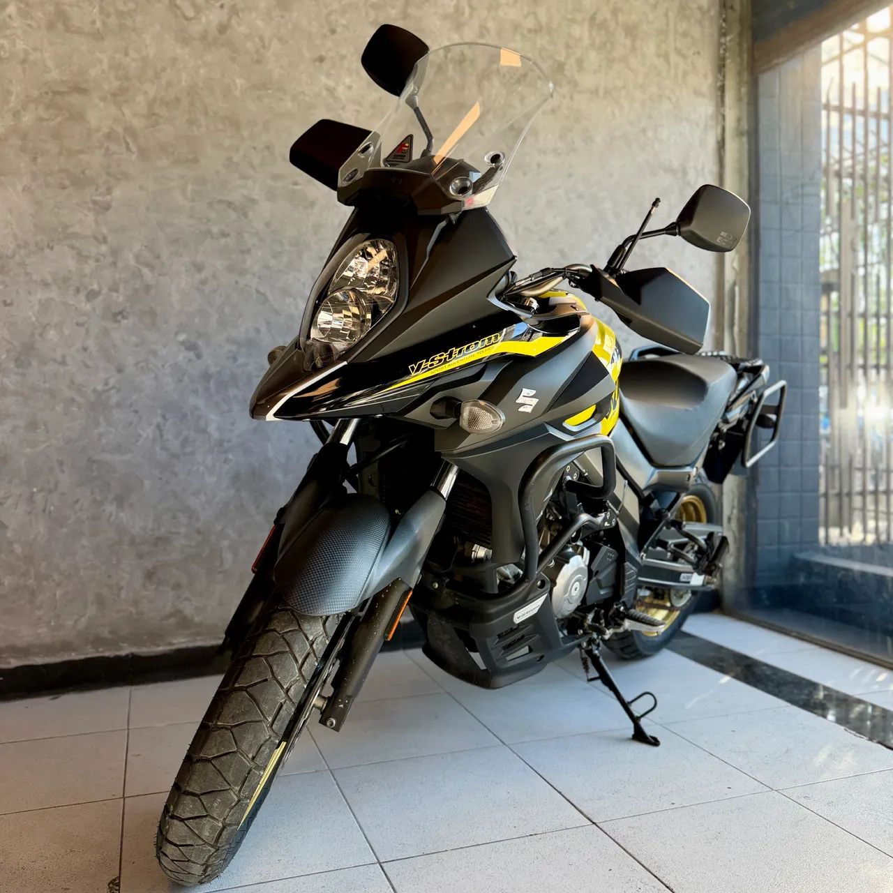 Suzuki - V-Strom 650 XT 2021 - Foto 2