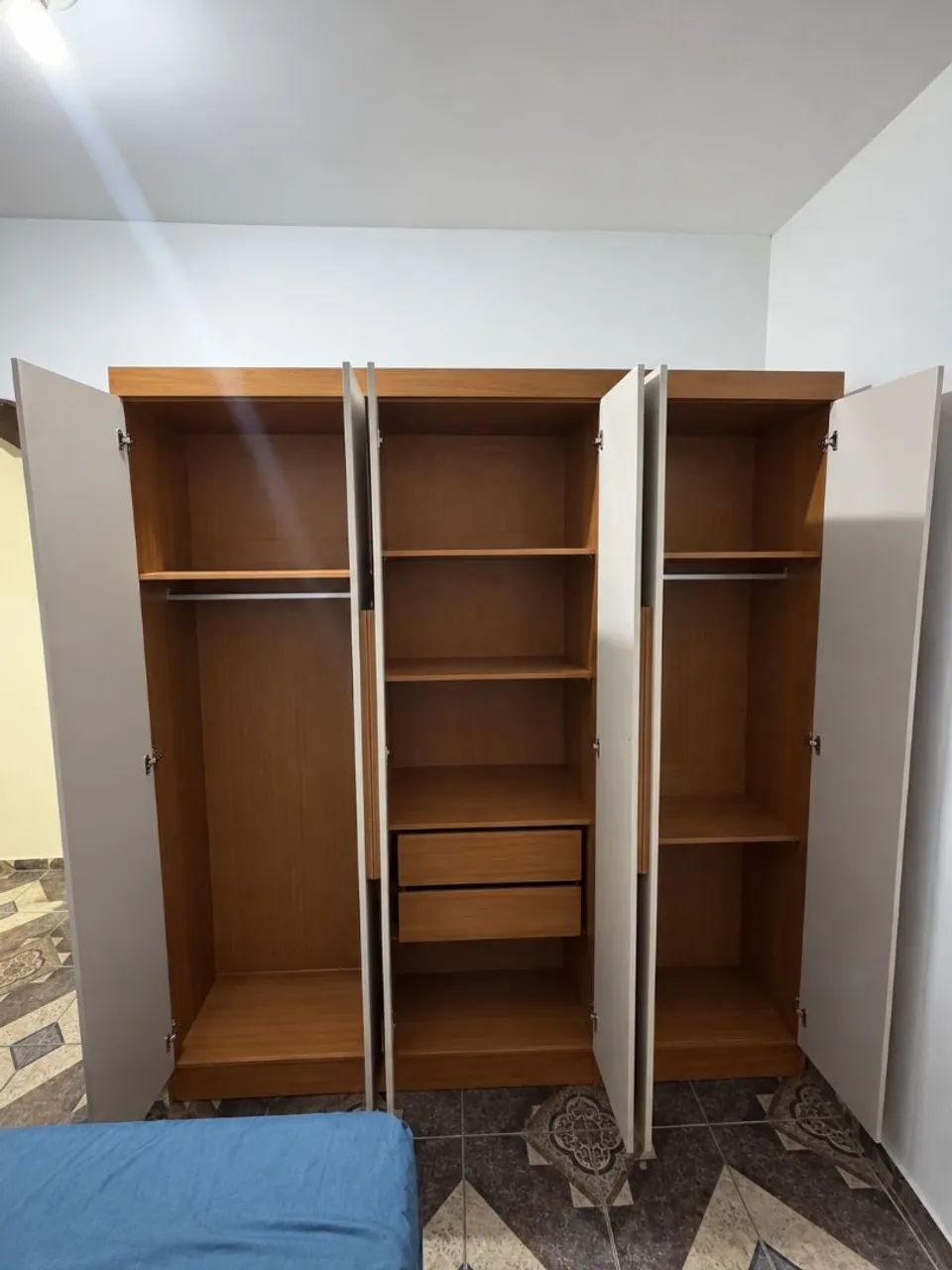 Guarda-roupa 6 portas e 2 gavetas  - Foto 2