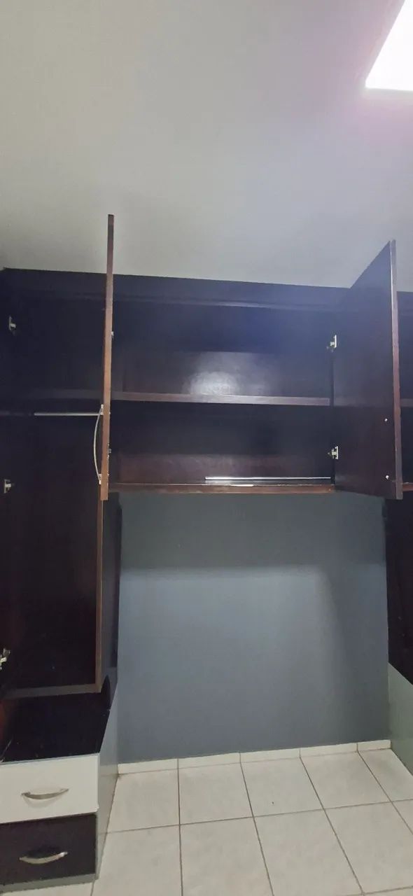 Guarda roupa de madeira  - Foto 3