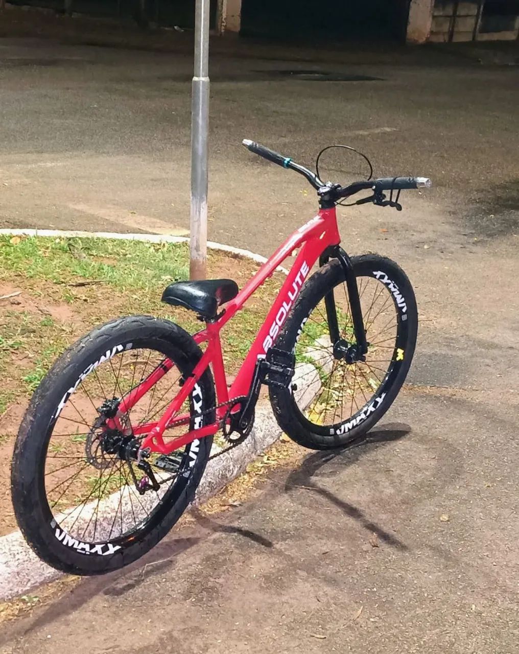 Bicicleta Absolute Brutus Seminova
