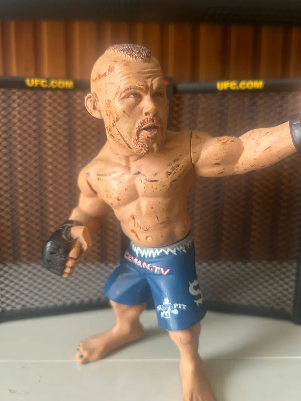 Bonecos UFC Round 5 Chuck Liddell e Tito Ortiz - Foto 2