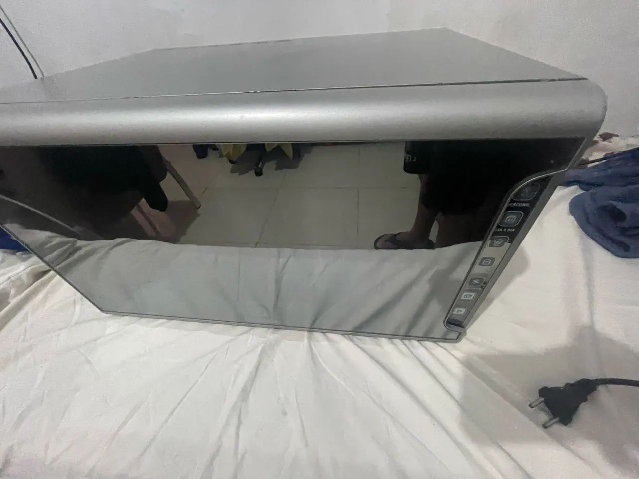 Microondas eletrolux 220v novinho - Foto 4