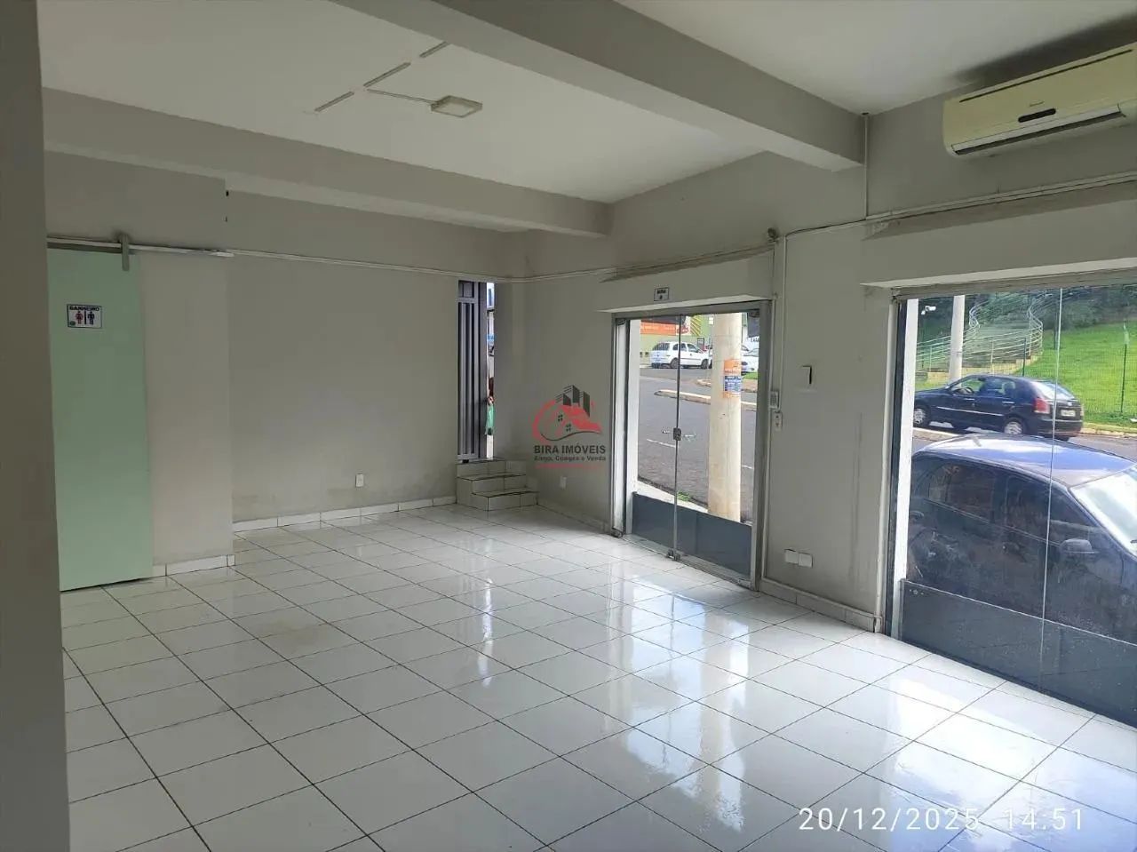Ponto Comercial Duplex com 2 Salas Conjugadas com 2 Banheiros no bairro São Benedito