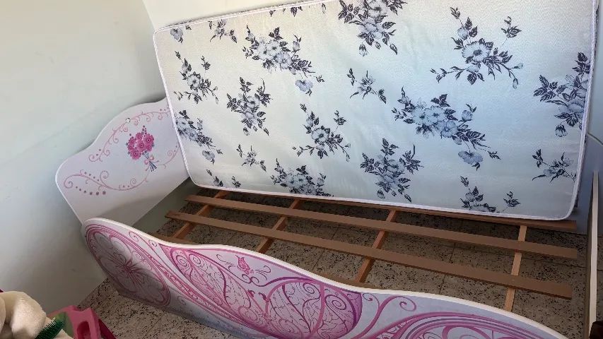Cama semi-nova 