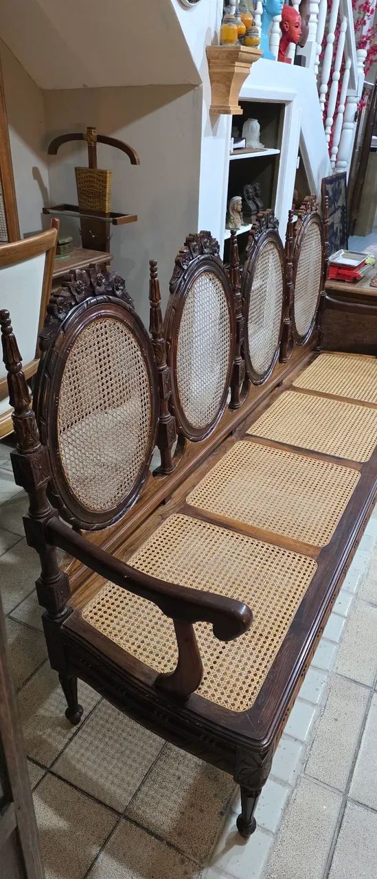 Móveis antigos, sofa antigo medalhão jacaranda e palhinha  - Foto 4