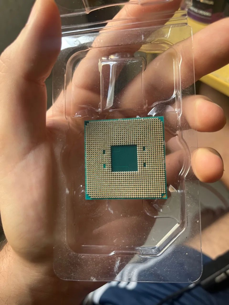 AMD Ryzen 5 2400G com vídeo integrado RX Vega 11