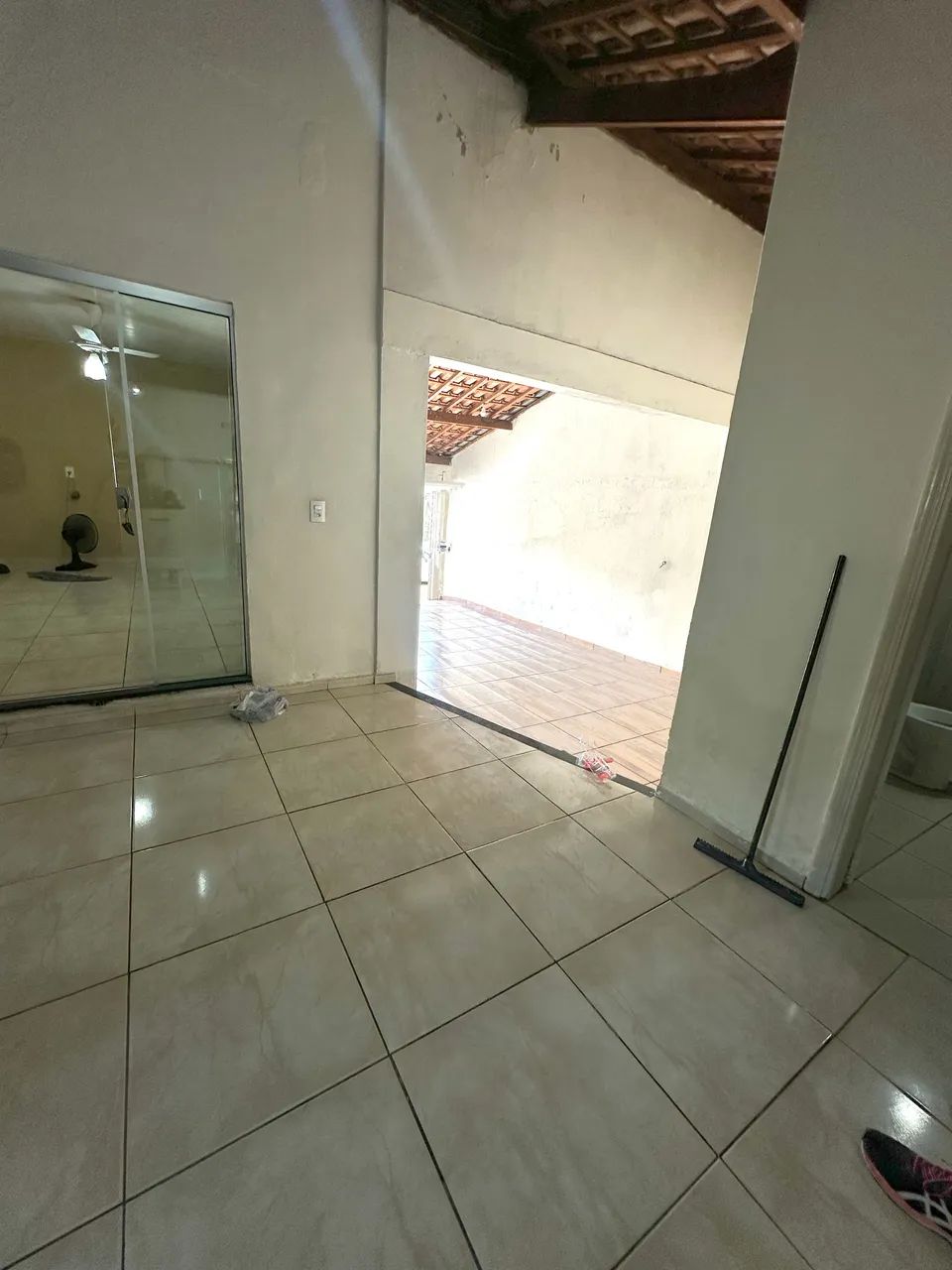 VENDE -SE CASA + PONTO COMERCIAL - Foto 5