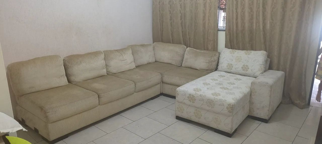 Sofá Modular em L Bege e Floral