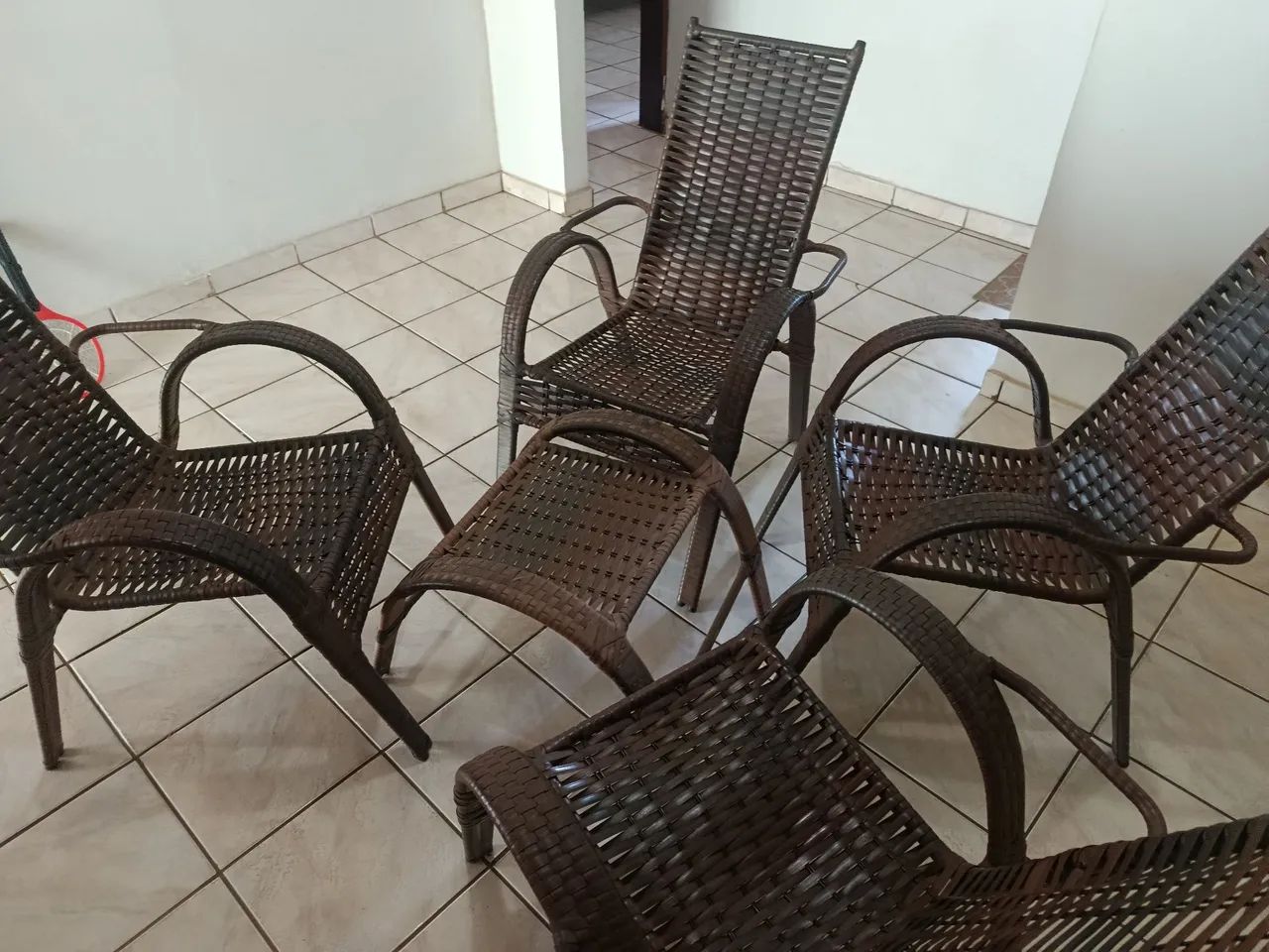 Vendo 4 cadeiras de fibras  - Foto 3