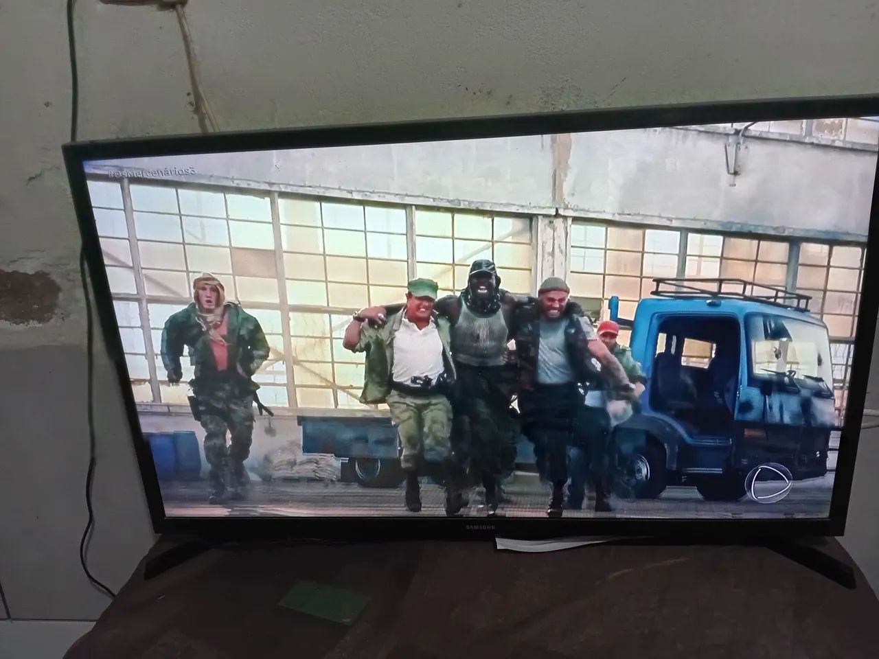 Vendo uma TV Samsung smart 32 polegadas sem nenhuma avaria  - Foto 4