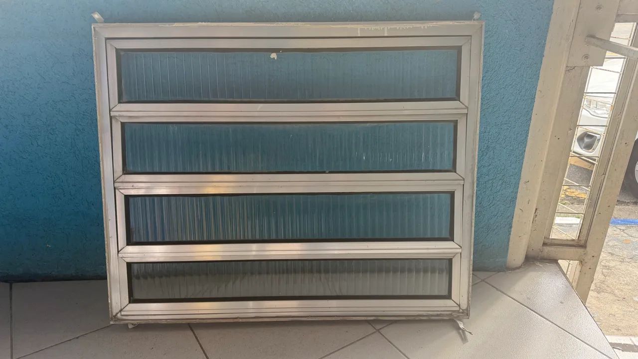 Vitro alumínio 1,00 X 0,80 usado - Foto 2