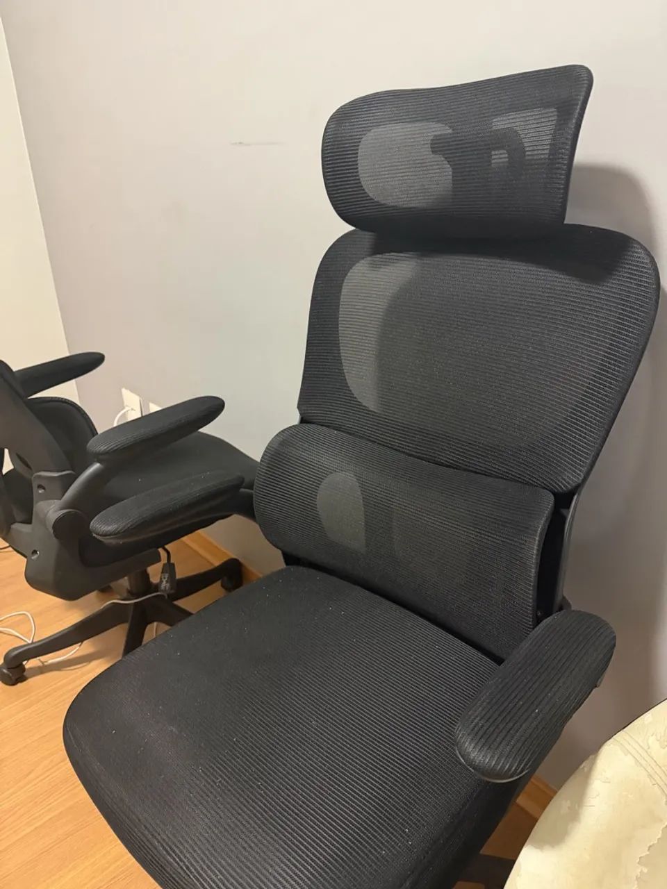 PAR DE CADEIRAS ERGONÔMICAS DE ESCRITÓRIO - Foto 2