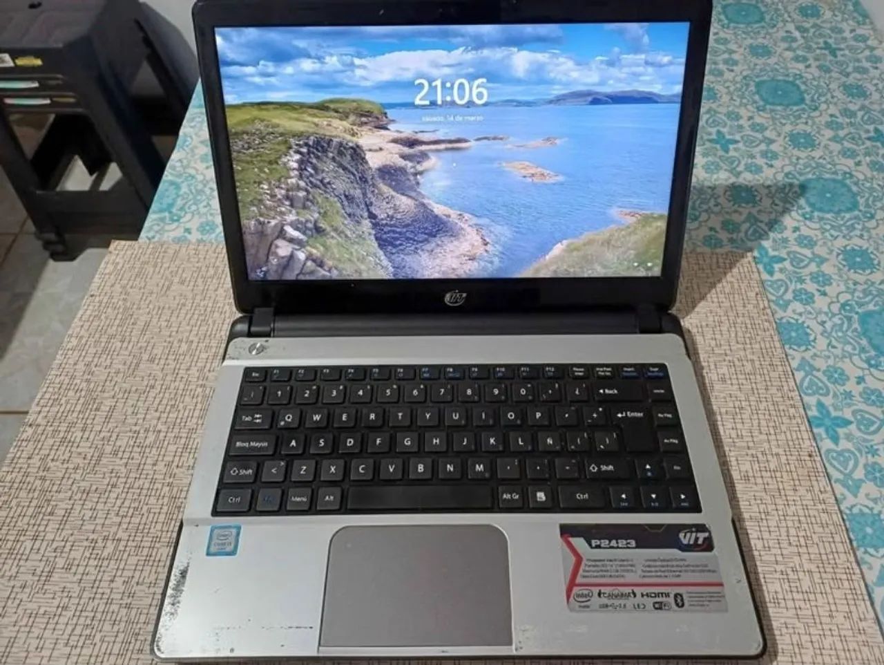 Netbook VIT P2423 / I3 6th / 8gb Ram / 500gb HDD