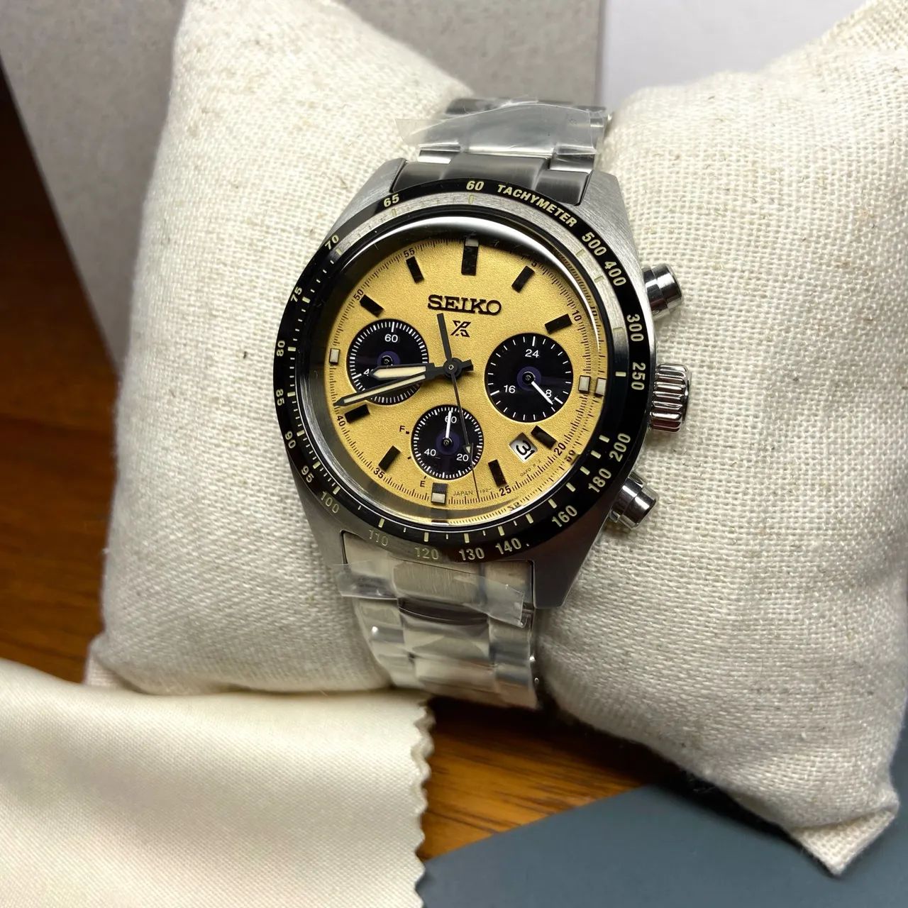 Relógio Seiko Prospex Speedtimer solar SSC817 champagne