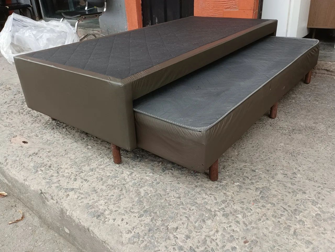 Cama De Solteiro Com Auxiliar Semi nova !! - Foto 2