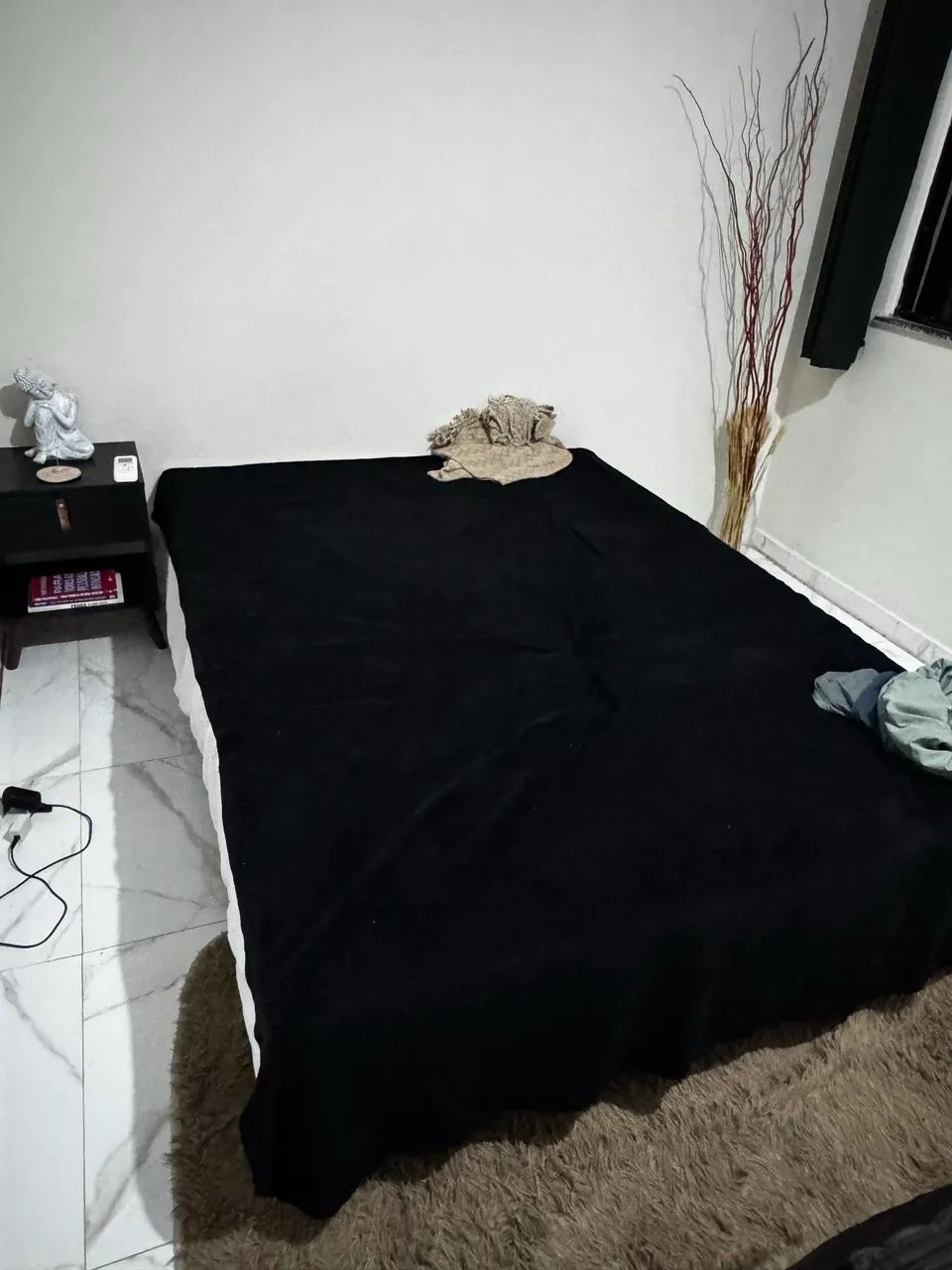 Vendo base de cama box de casal