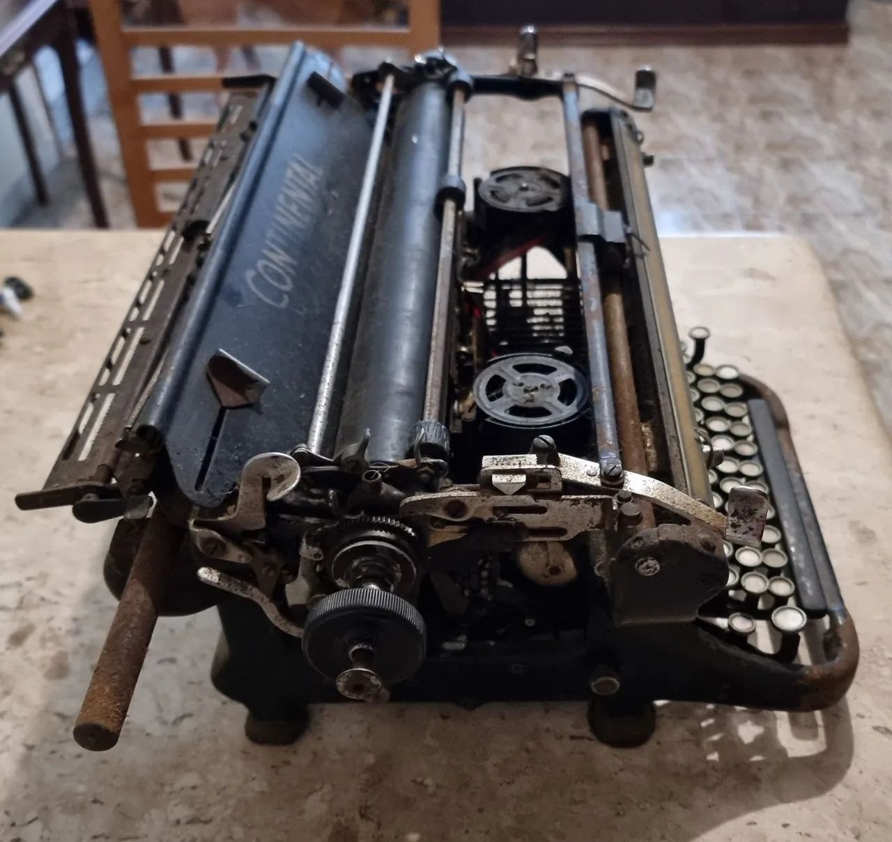 Máquina datilografia alemã dec. 1930 funcional - Foto 2