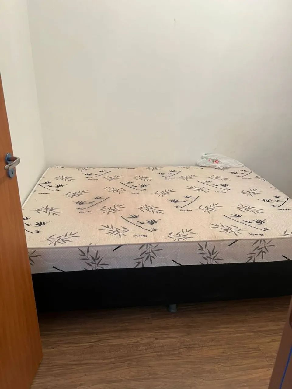 Comfortable double bed. Delivery available in Uberlândia.65704323776003120