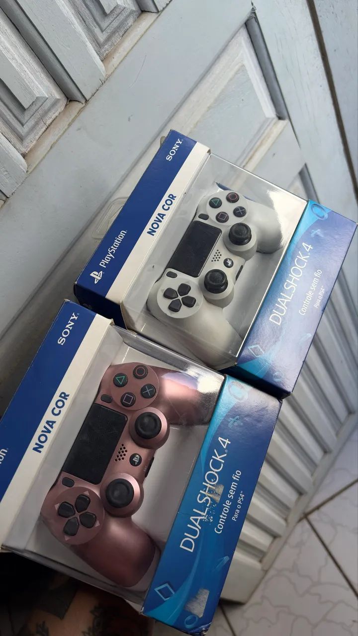Controle dualshock 4 (200 reais cada)