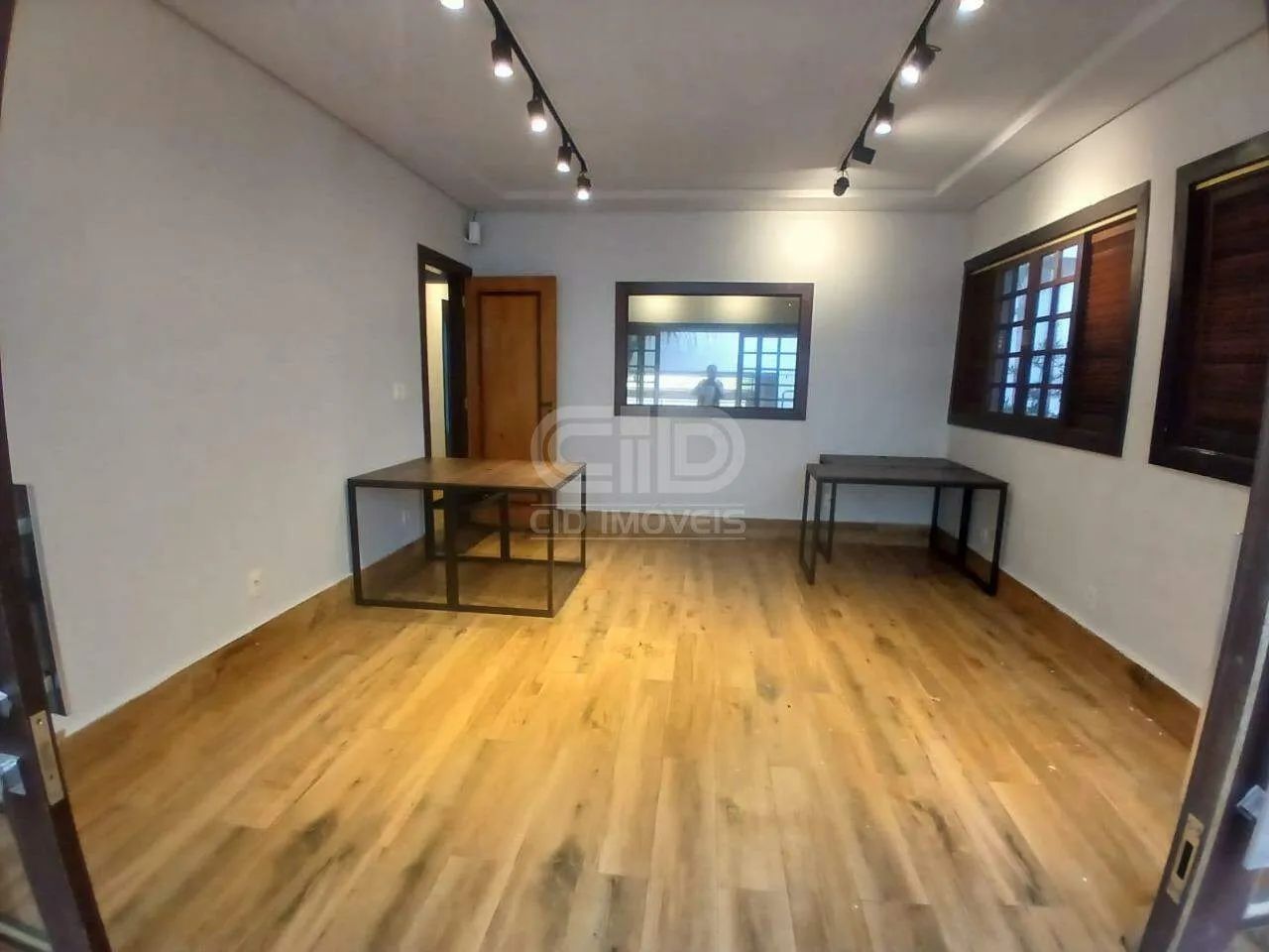 Casa Comercial com 8 Salas no Araés - Foto 4
