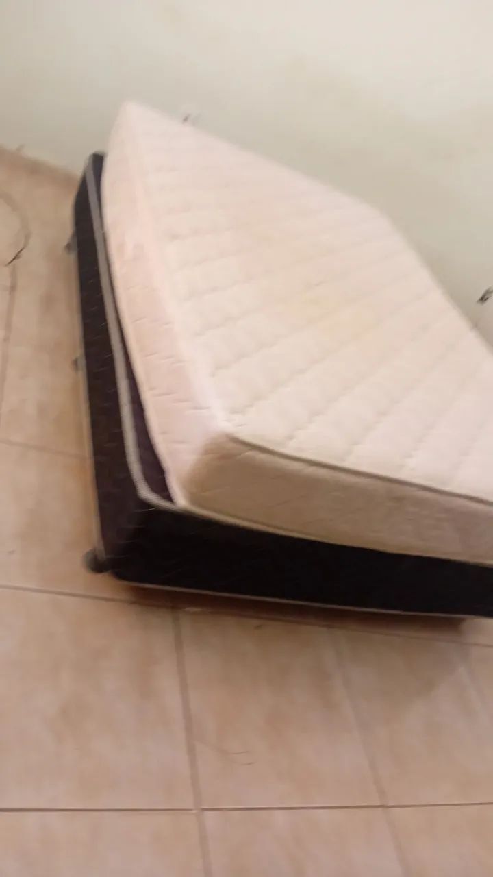 Vendo cama box e guarda roupa - Foto 2