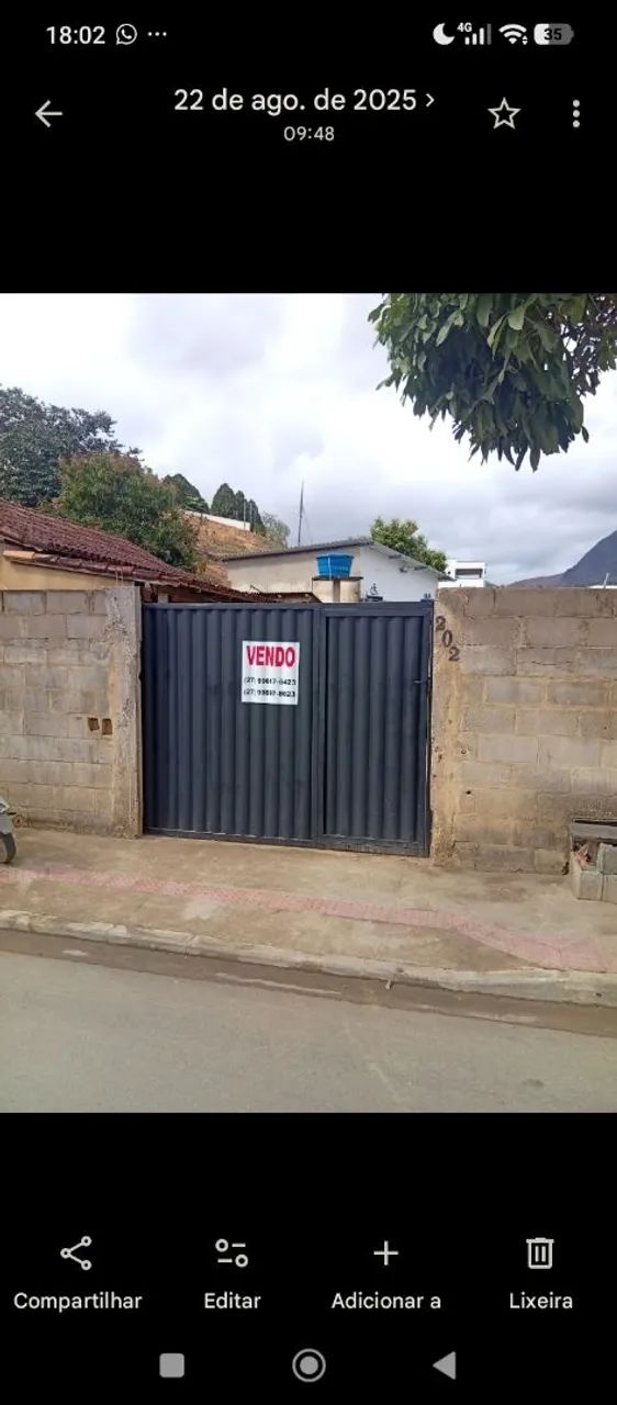 Casa com dois lotes 