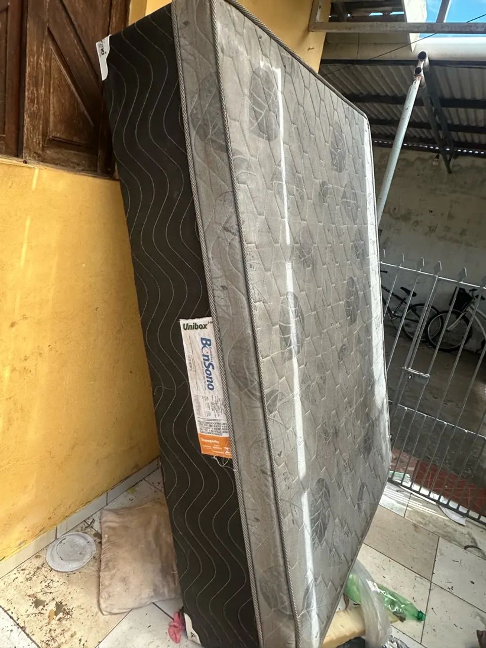 Cama box ótimo 