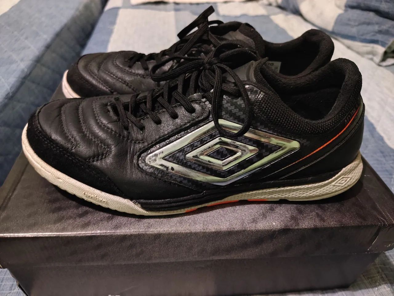 Tênis de futsal umbro Adamant Masterclass Pro Bump - Foto 2