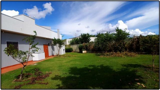 Sobrado 5 Quartos, 334 m² no Condomínio Polinésia - Estuda Permuta - Foto 4