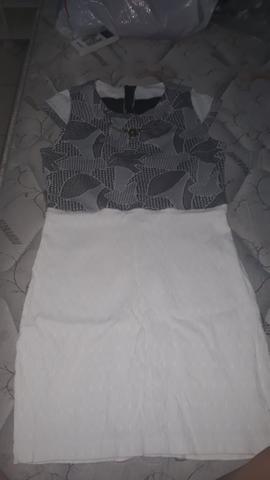 Vende-se vestido