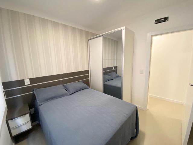Apartamento três dormitórios decorado com terraço - Foto 17