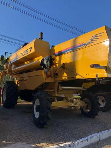 Colheitadeira Marca New Holland, modelo TC57, ano 2001, Arrozeira - Foto 2