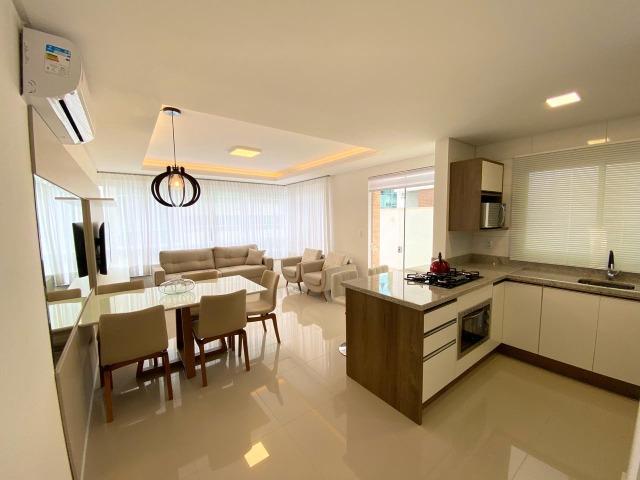 Apartamento três dormitórios decorado com terraço - Foto 2