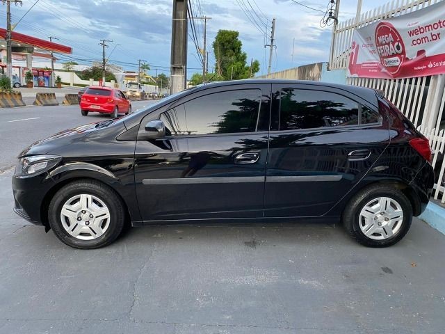 Onix lt 1.0 2017 com my link 5mil de entrada - Foto 9