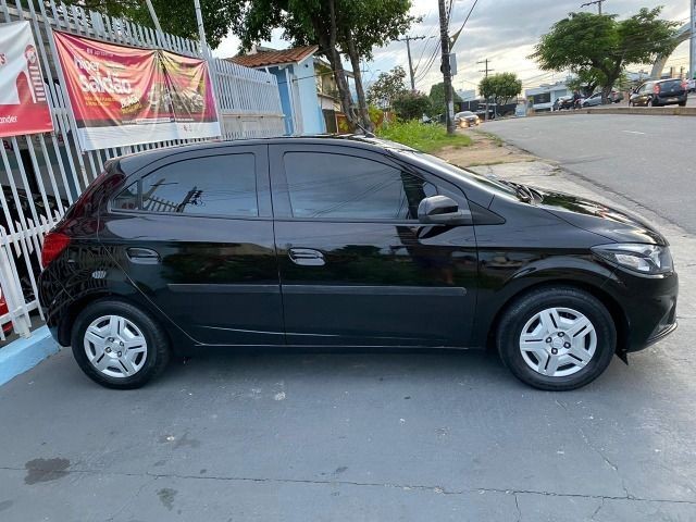 Onix lt 1.0 2017 com my link 5mil de entrada - Foto 7