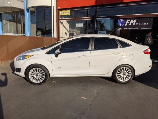 Ford New Fiesta Sedan 1.6 Flex SE Automático - Completo com bancos em couro