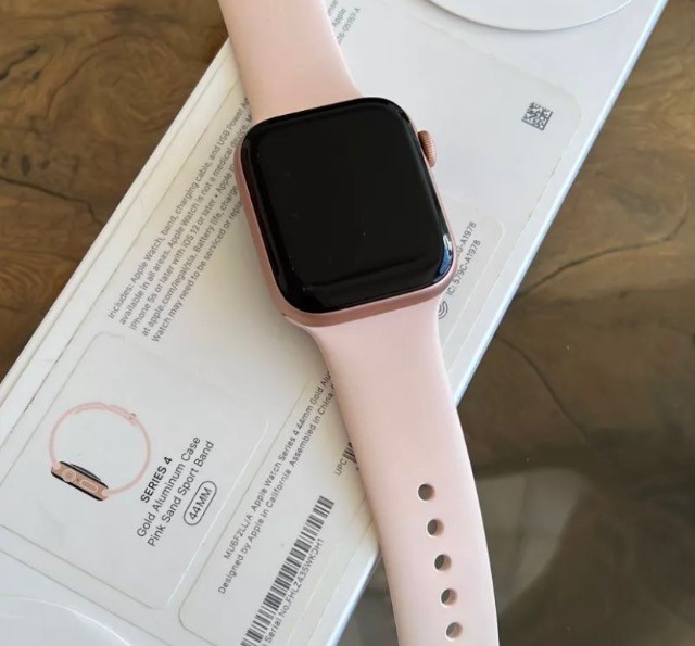 apple watch rose 4